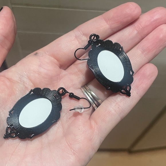 Witch & Moon Cameo Earrings - Picture 4 of 4